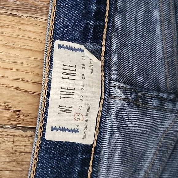 Free People We The Free Distressed Jeans Sz 25 - Picture 5 of 7
